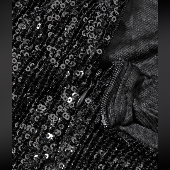 Love & Lemonade Mermaid Hem Backless Sequin Dress - Picture 10 of 11